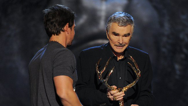 На церемонии Guys' Choice Awards-2013 звездам наставляют рога (рис. 24)